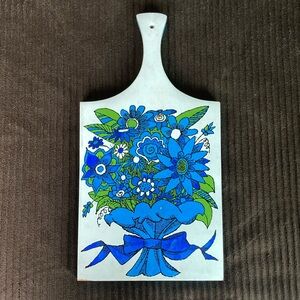 Groovy 1970s Vintage Floral Cutting Board